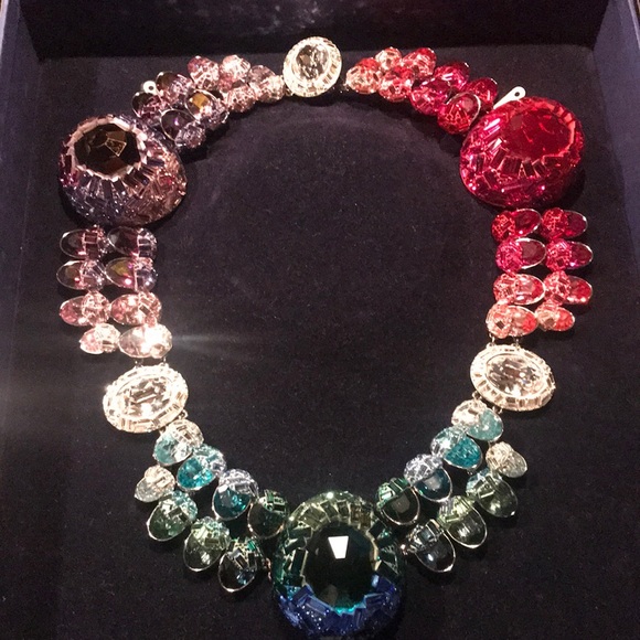 Luxurious Authentic Swarovski Collar Necklace. - Picture 4 of 7